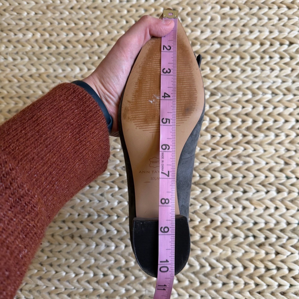 Ann Taylor Kiltie Suede Block Heel Grey Pumps Women’s Size 8.5 - Picture 11 of 11